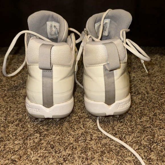 Nike Alpha Football Cleats. - Picture 4 of 6